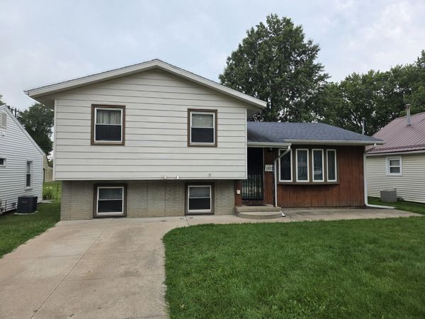 1807 18th Avenue , Sterling, IL 61081