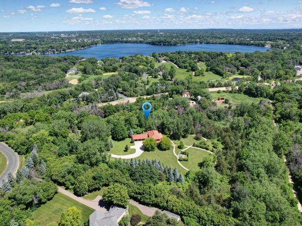 185 Pioneer Trail, Chanhassen, MN 55317