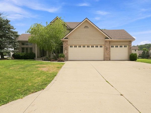 811 Blackthorn Cove, Fort Wayne, IN 46804