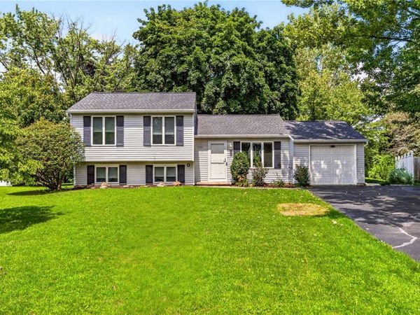 1251 Pine Hill Lane , Farmington, NY 14425