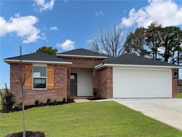 405 Ratliff , Pea Ridge, AR 72751