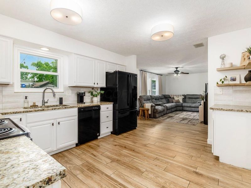 6016 Winterberry Drive, Galloway, OH 43119 Photo 6