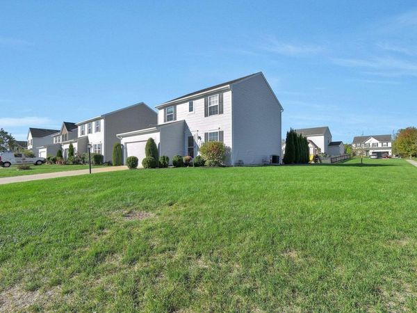1624 Roscommon Drive , Pataskala, OH 43062