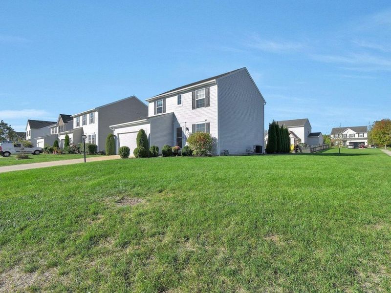 1624 Roscommon Drive , Pataskala, OH 43062 Photo 1