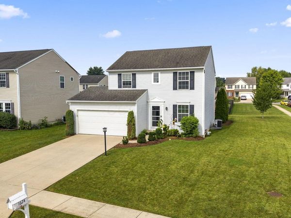 1624 Roscommon Drive, Pataskala, OH 43062