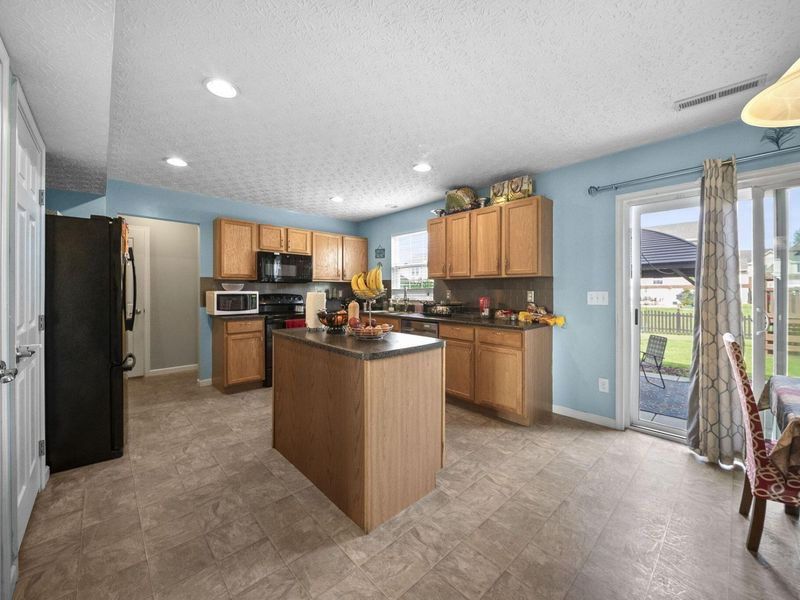 1624 Roscommon Drive, Pataskala, OH 43062 Photo 14