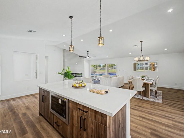 6425 W Irma Lane, Glendale, AZ 85308
