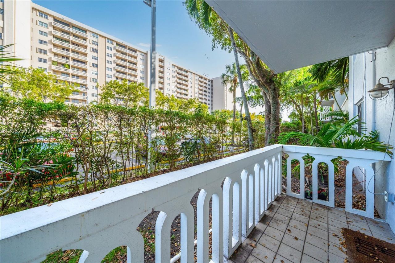 100 Edgewater Dr, Unit 138, Coral Gables, FL 33133 Photo