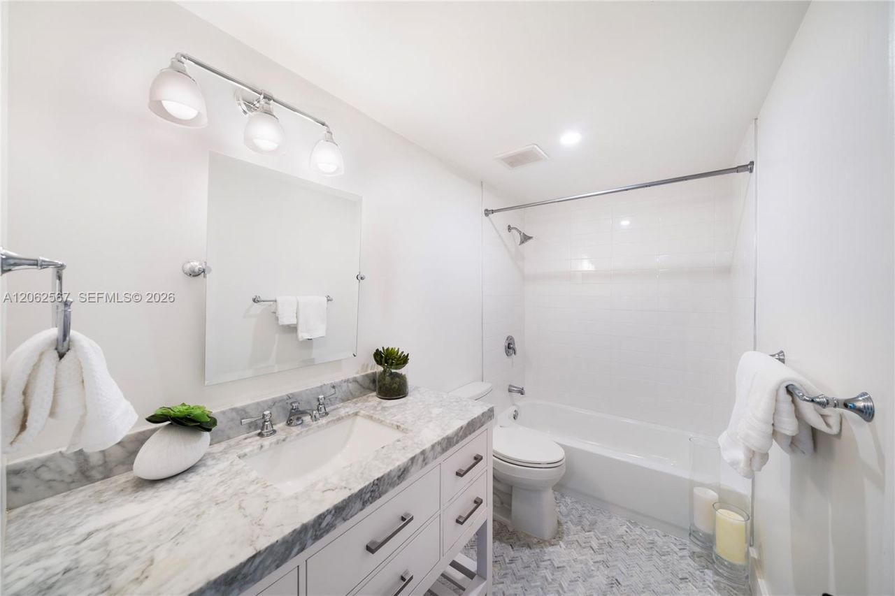 100 Edgewater Dr, Unit 138, Coral Gables, FL 33133 Photo