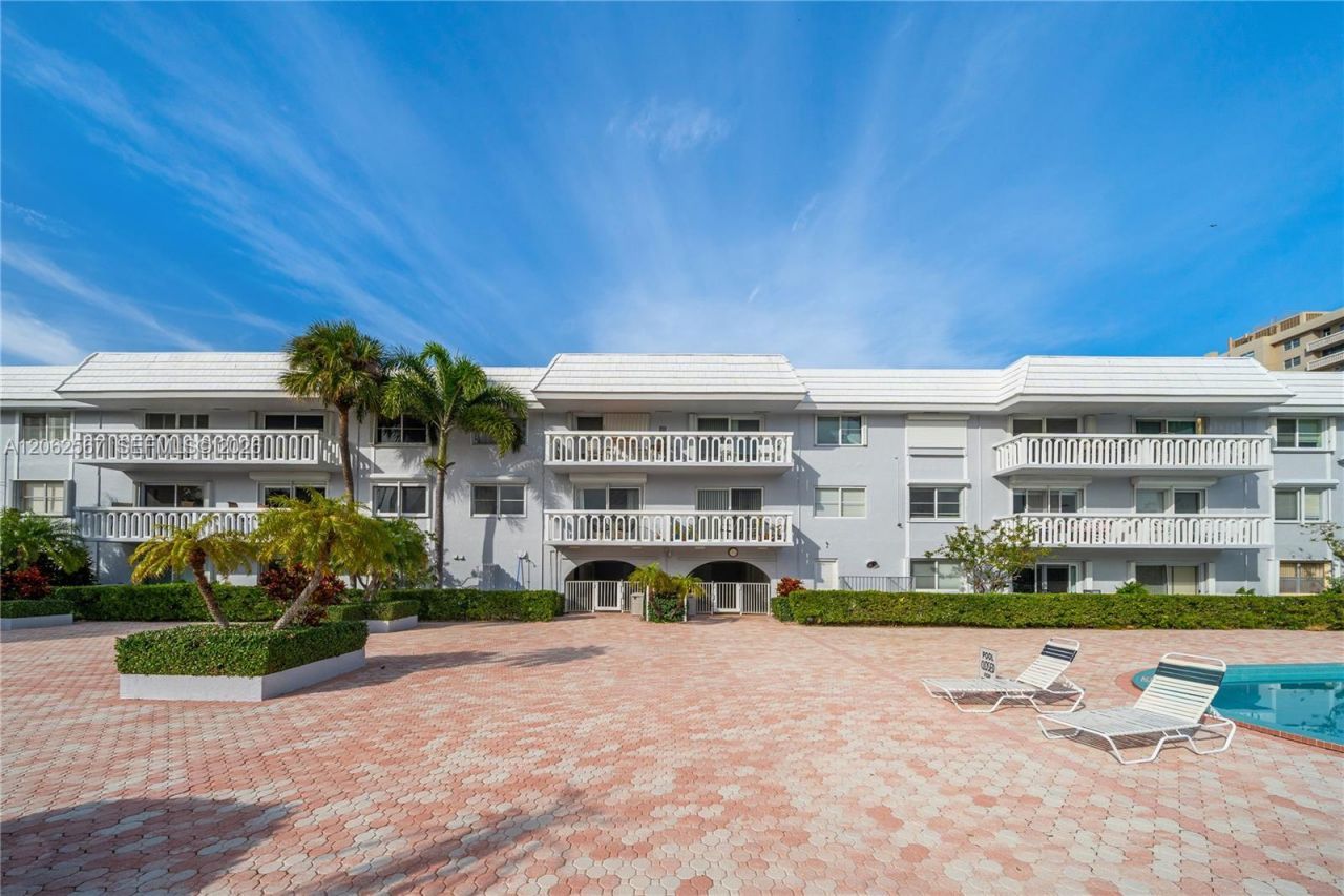 100 Edgewater Dr, Unit 138, Coral Gables, FL 33133 Photo