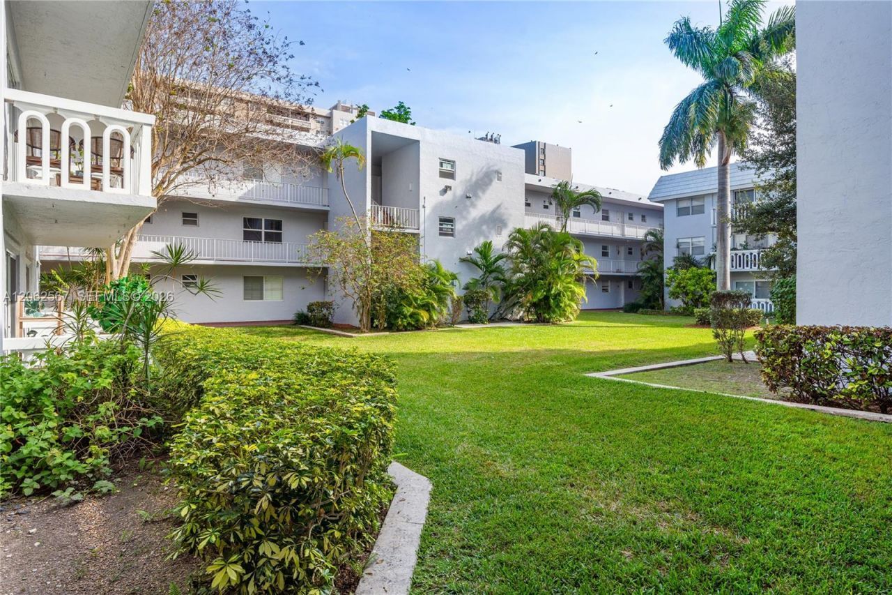 100 Edgewater Dr, Unit 138, Coral Gables, FL 33133 Photo