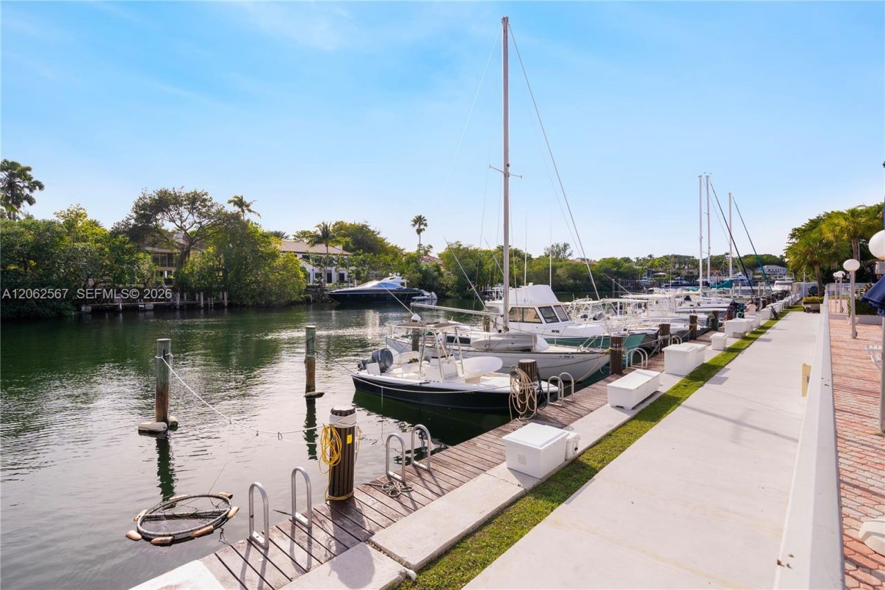 100 Edgewater Dr, Unit 138, Coral Gables, FL 33133 Photo