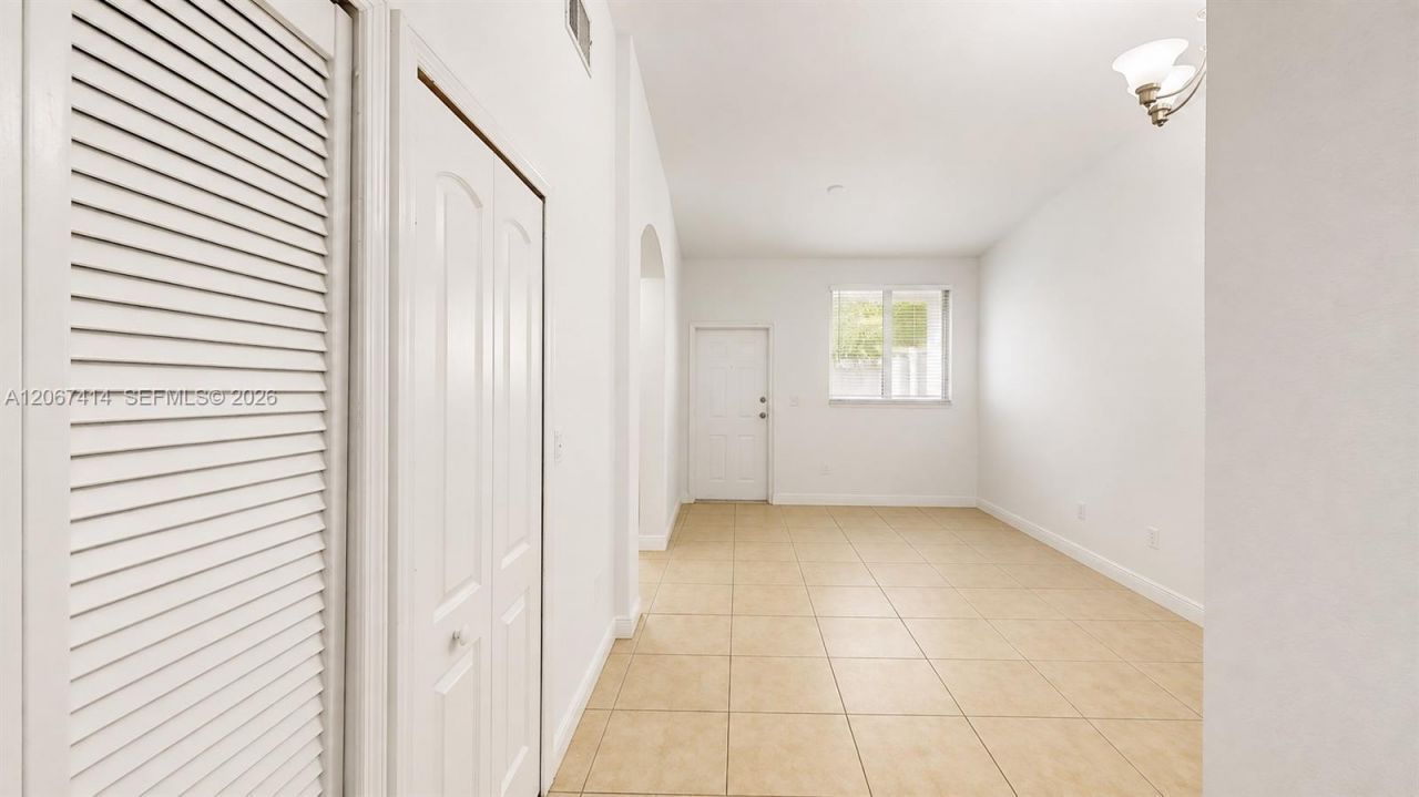 1652 SE 28th St , Unit 200, Homestead, FL 33035 Photo