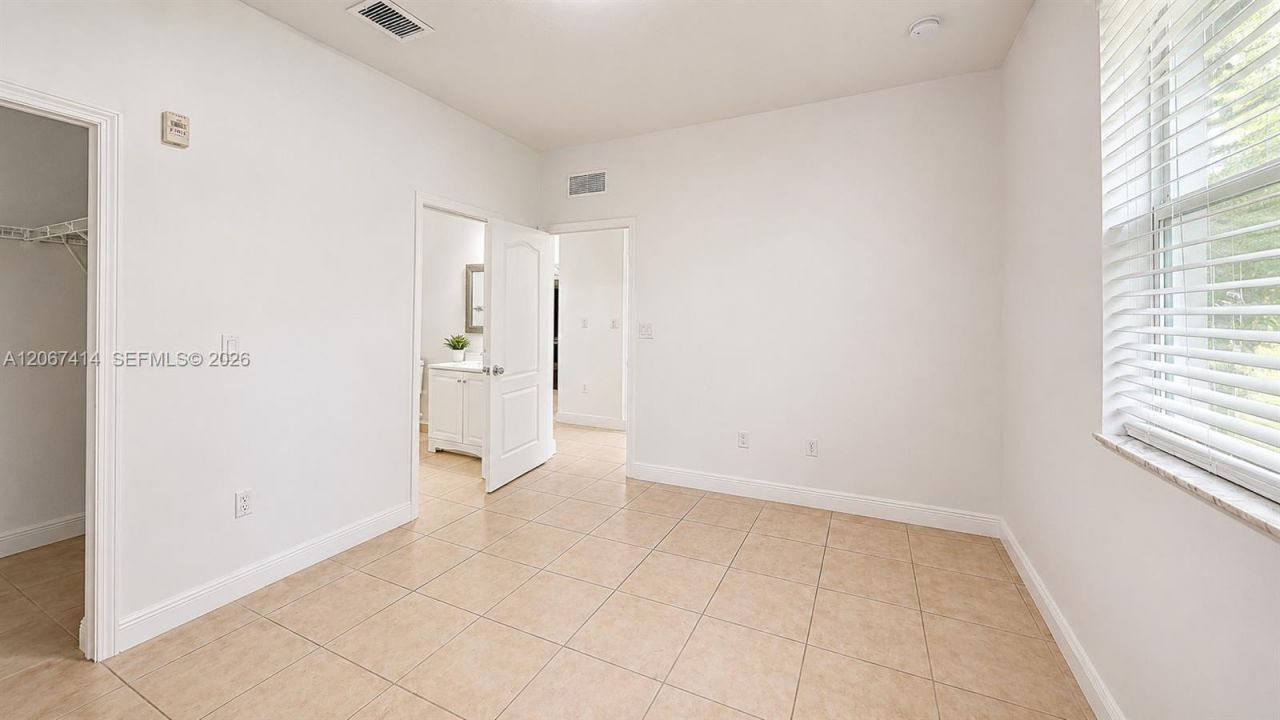 1652 SE 28th St , Unit 200, Homestead, FL 33035 Photo