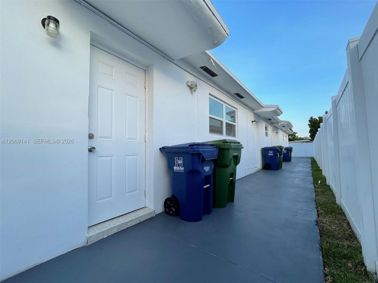 510 NE 4th Ave , Unit 510, Hallandale Beach, FL 33009 Photo