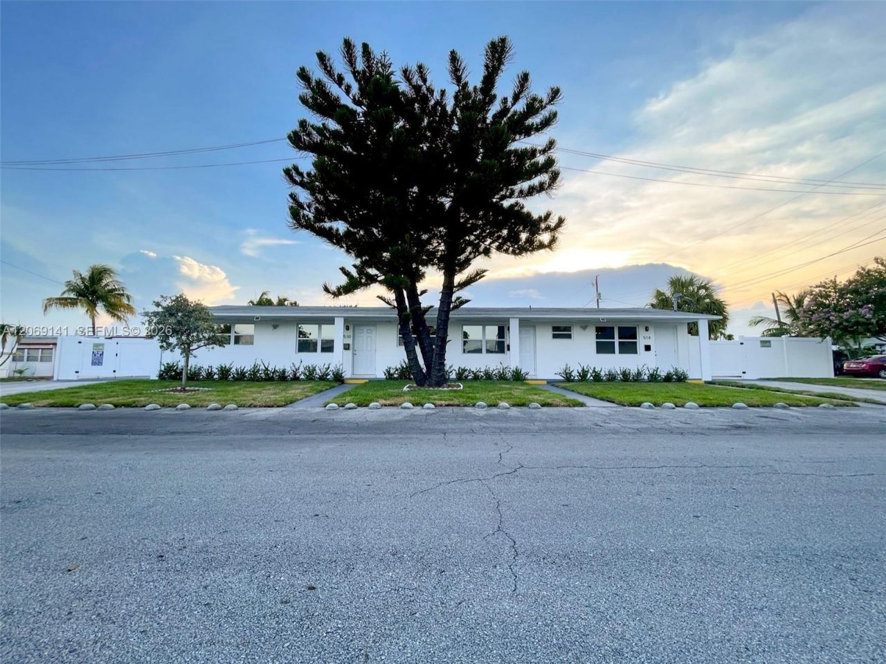 510 NE 4th Ave , Unit 510, Hallandale Beach, FL 33009 Photo
