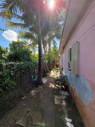 8044 NW 1st Pl, Miami, FL 33150 Photo