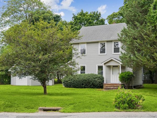 170 Barnes Road, Moriches, NY 11955