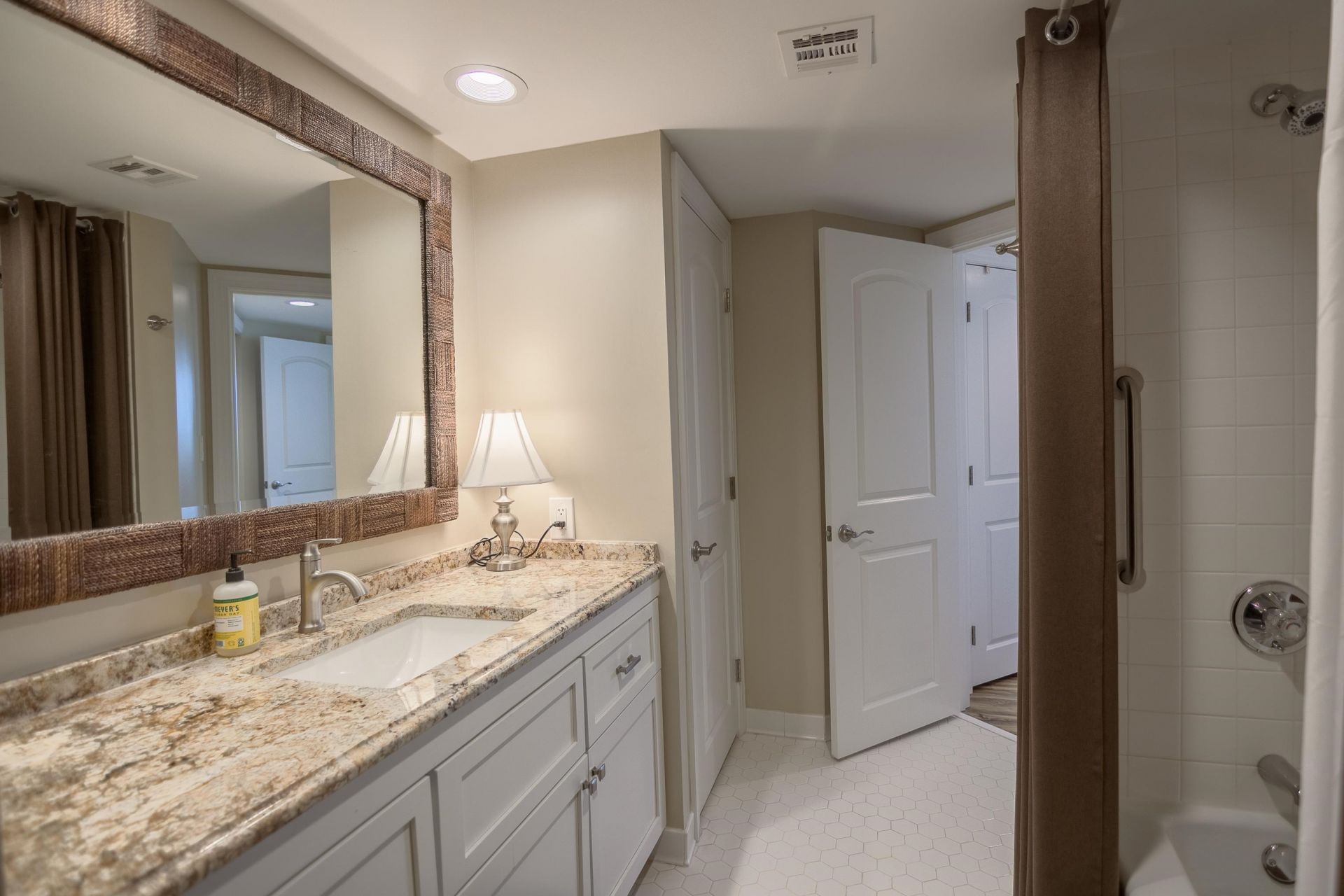 9650 Shore Dr. Photo 55