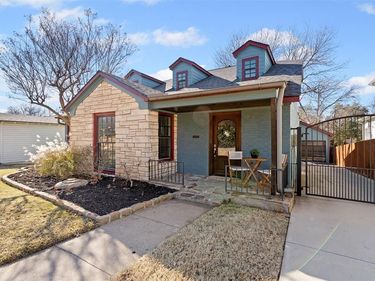 2548 Walsh Court, Fort Worth, TX 76109