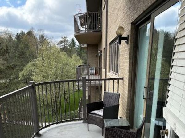 4040 Greenleaf Circle, Unit 305, Kalamazoo, MI 49008