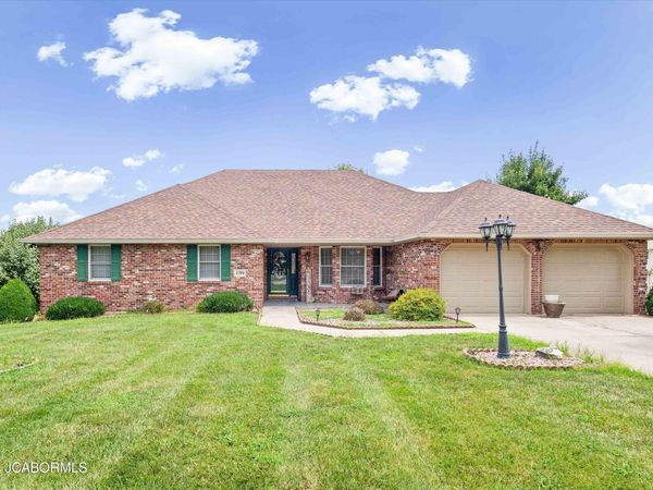 1704 CHELLE LANE, Jefferson City, MO 65101