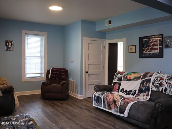 2820 MAIN STREET, Lohman, MO 65053