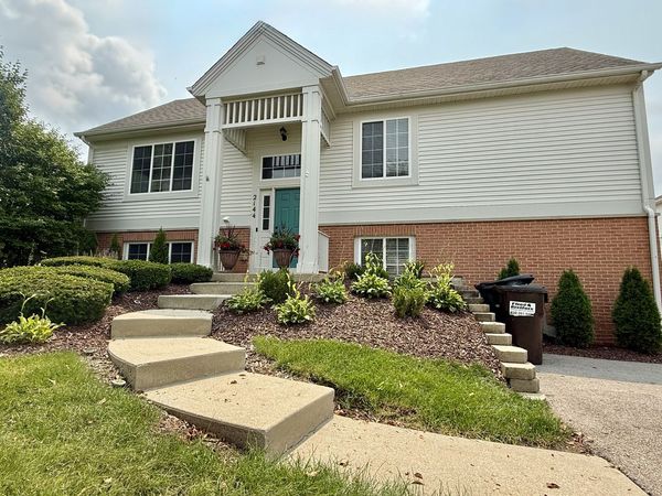 2144 Concord Drive , Unit 2144, McHenry, IL 60050