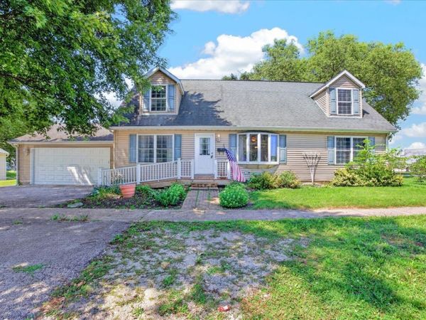 419 Center Street , Mazon, IL 60444