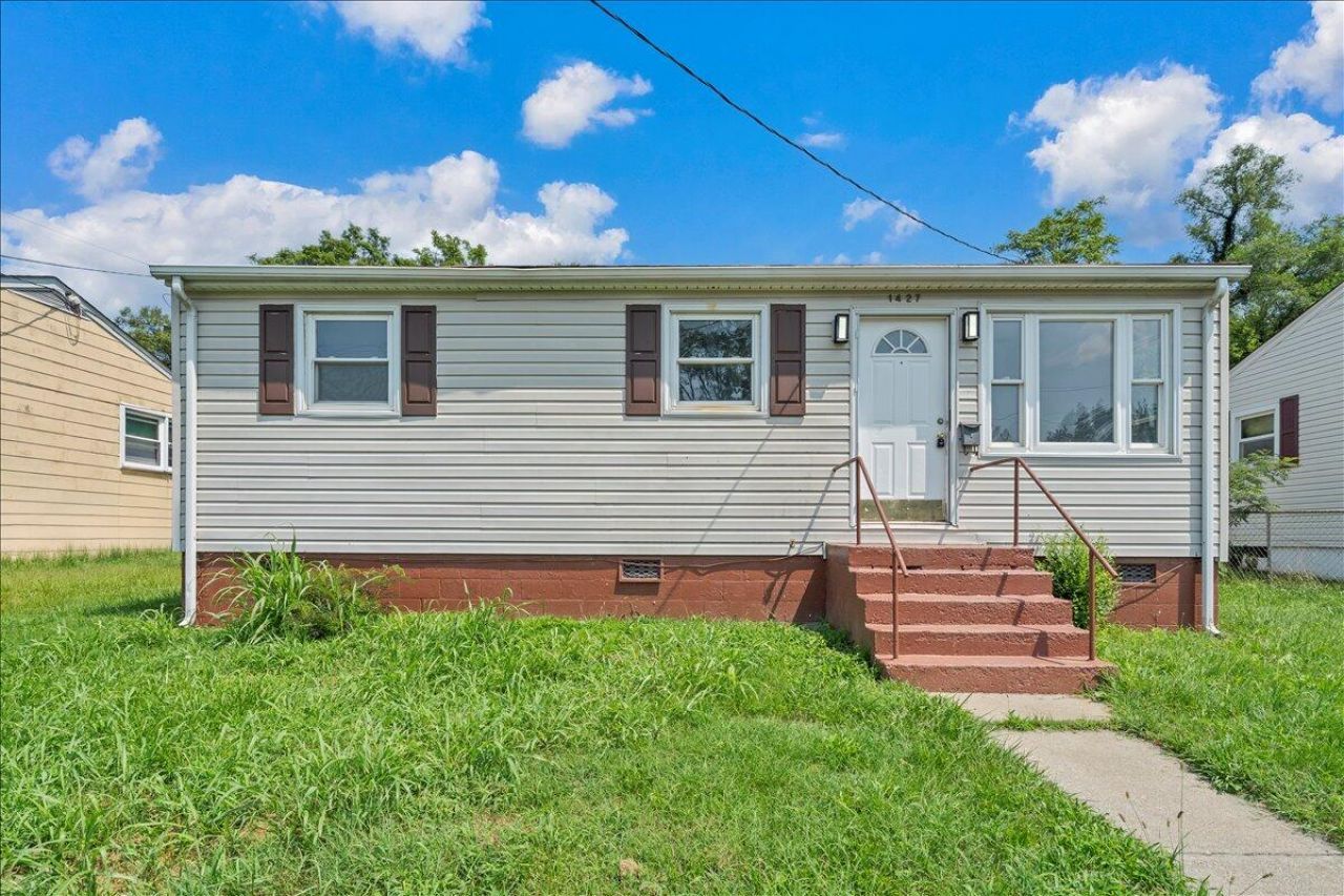 1427 Gilmer Ave Nw, Roanoke, VA 24017 Main Photo