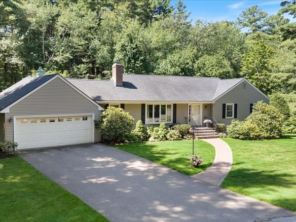 15 Chatham Way, Lynnfield, MA 01940