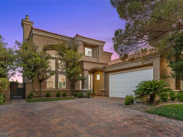 8371 Plum Creek Court, Las Vegas, NV 89113