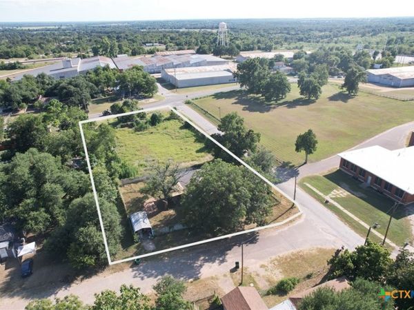 403 S Nolan , Cameron, TX 76520