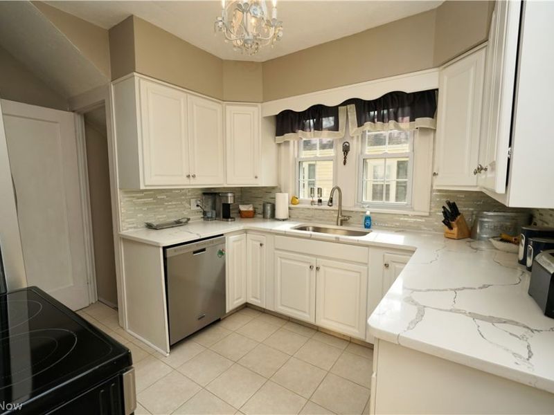 354 Cornell Avenue, Elyria, OH 44035 Photo 9