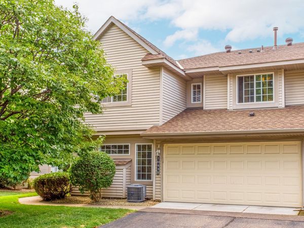 1043 Lovell Lane S, Roseville, MN 55113