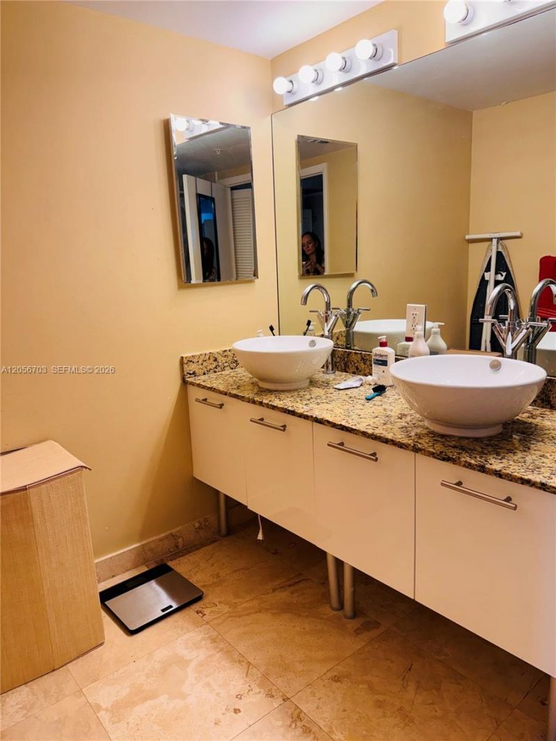 41 SE 5th , Unit 2204, Miami, FL 33131 Photo