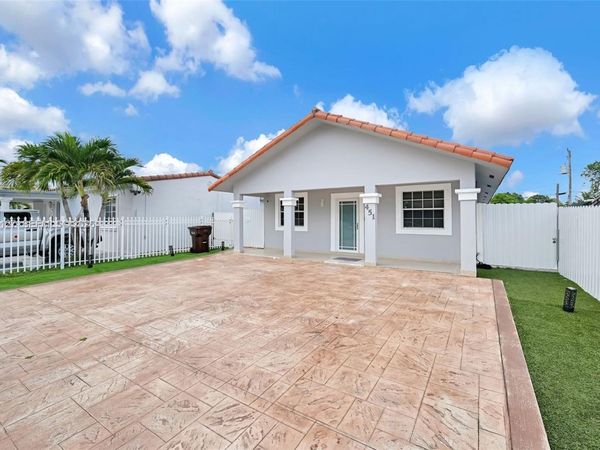451 E 37st , Hialeah, FL 33013