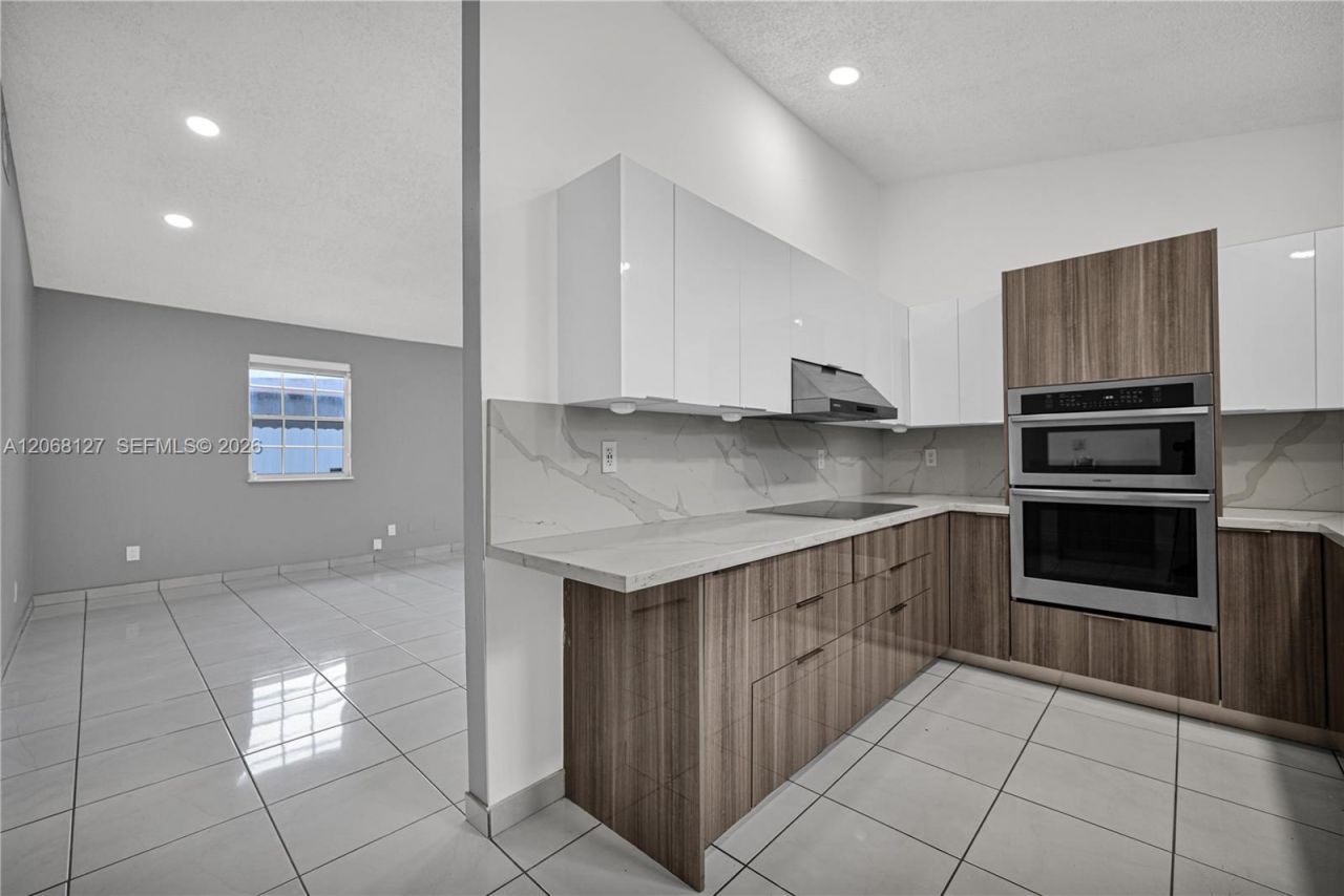 451 E 37st , Hialeah, FL 33013 Photo