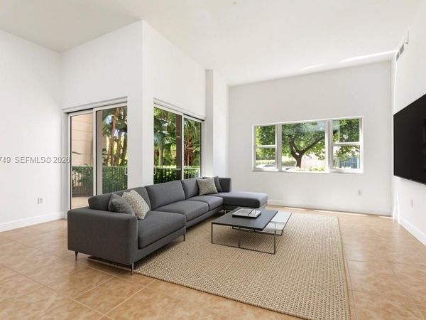 19900 E Country Club Dr , Unit 104, Aventura, FL 33180