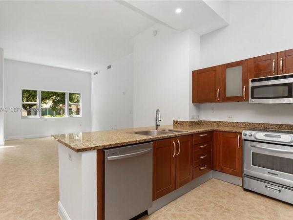 19900 E Country Club Dr , Unit 104, Aventura, FL 33180