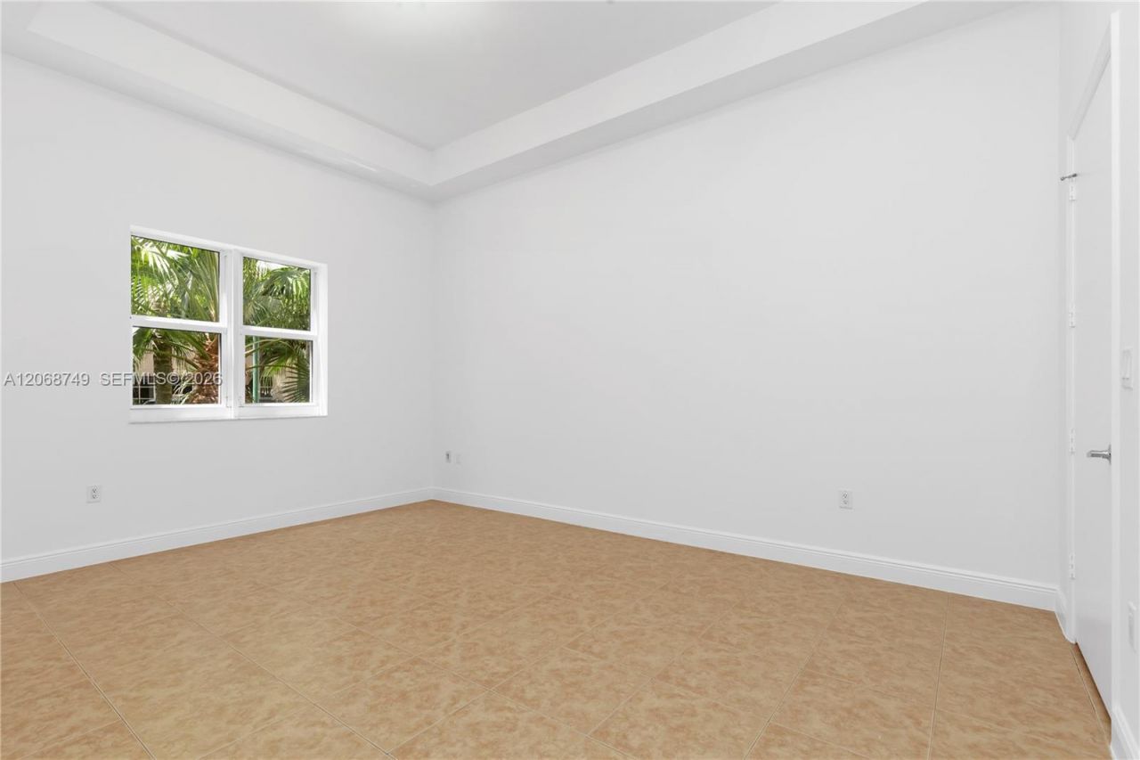 19900 E Country Club Dr , Unit 104, Aventura, FL 33180 Photo