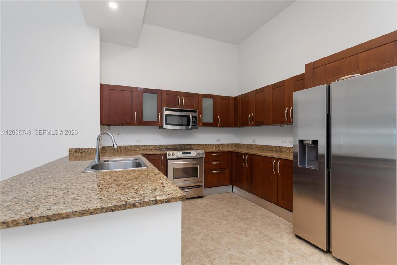 19900 E Country Club Dr , Unit 104, Aventura, FL 33180 Photo