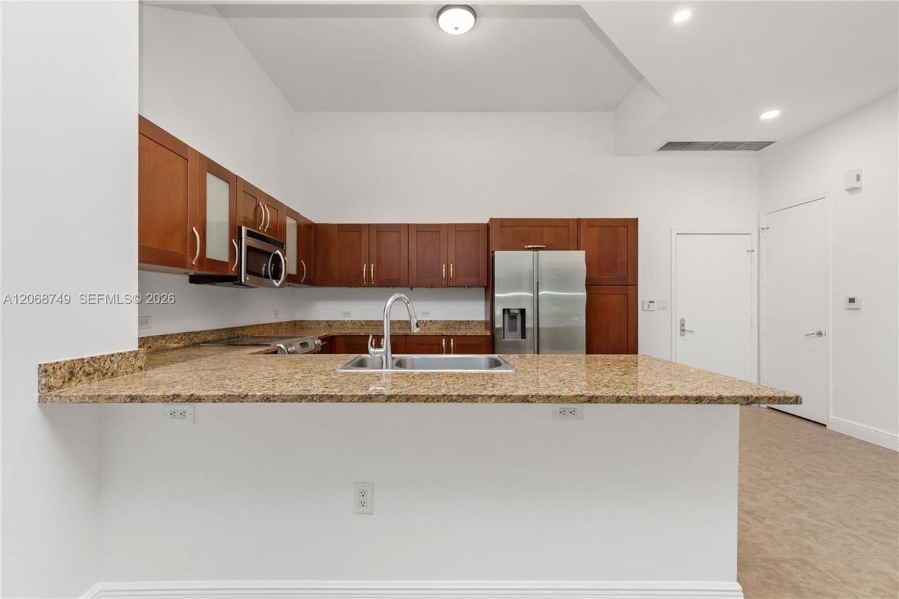 19900 E Country Club Dr , Unit 104, Aventura, FL 33180 Photo