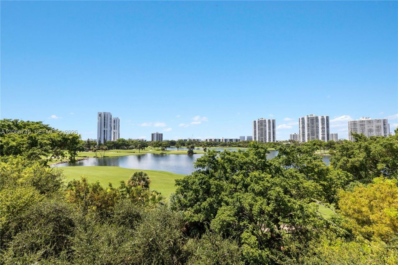 19900 E Country Club Dr , Unit 104, Aventura, FL 33180 Photo