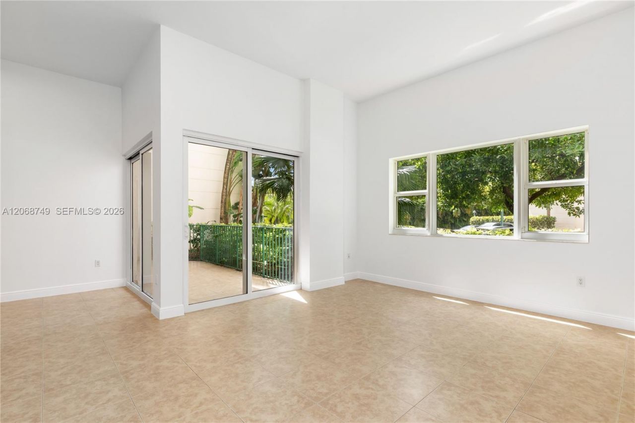 19900 E Country Club Dr , Unit 104, Aventura, FL 33180 Photo