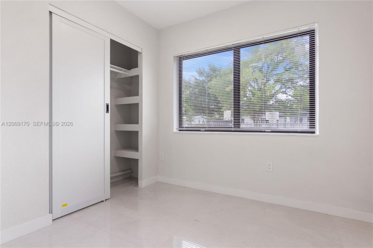 1910 NW 134th St, Miami, FL 33167 Photo