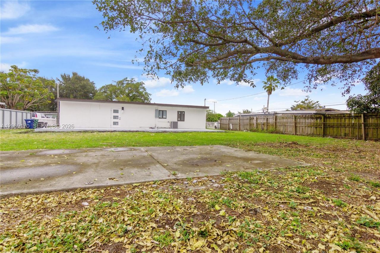 1910 NW 134th St, Miami, FL 33167 Photo