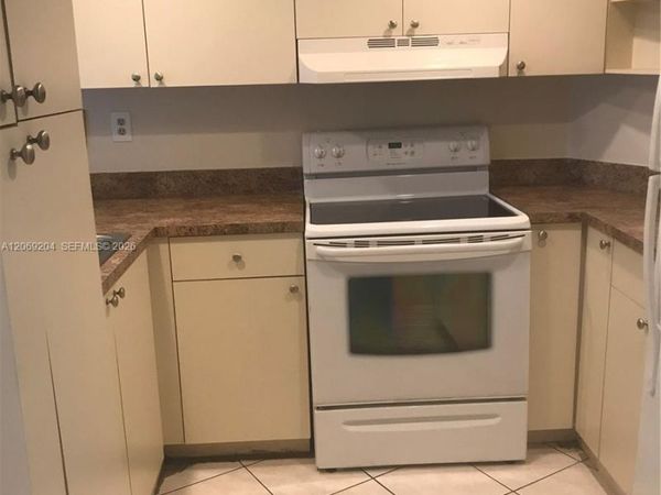 7125 NW 186th St , Unit B106, Hialeah, FL 33015