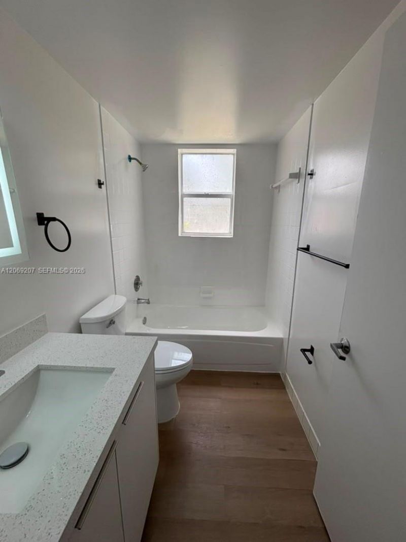 11505 NW 22nd Ave, Unit 102, Miami, FL 33167 Photo