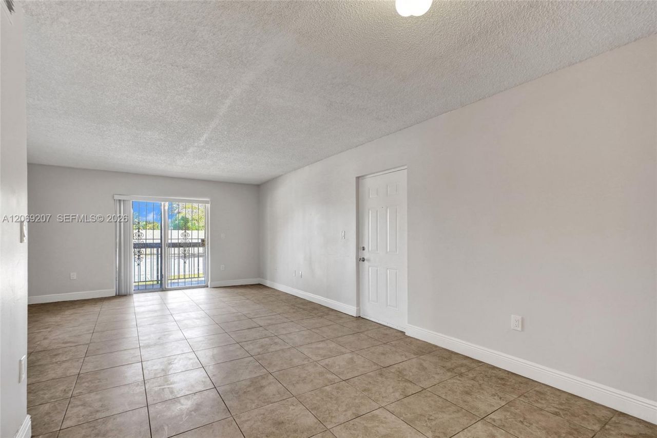 11505 NW 22nd Ave, Unit 102, Miami, FL 33167 Photo